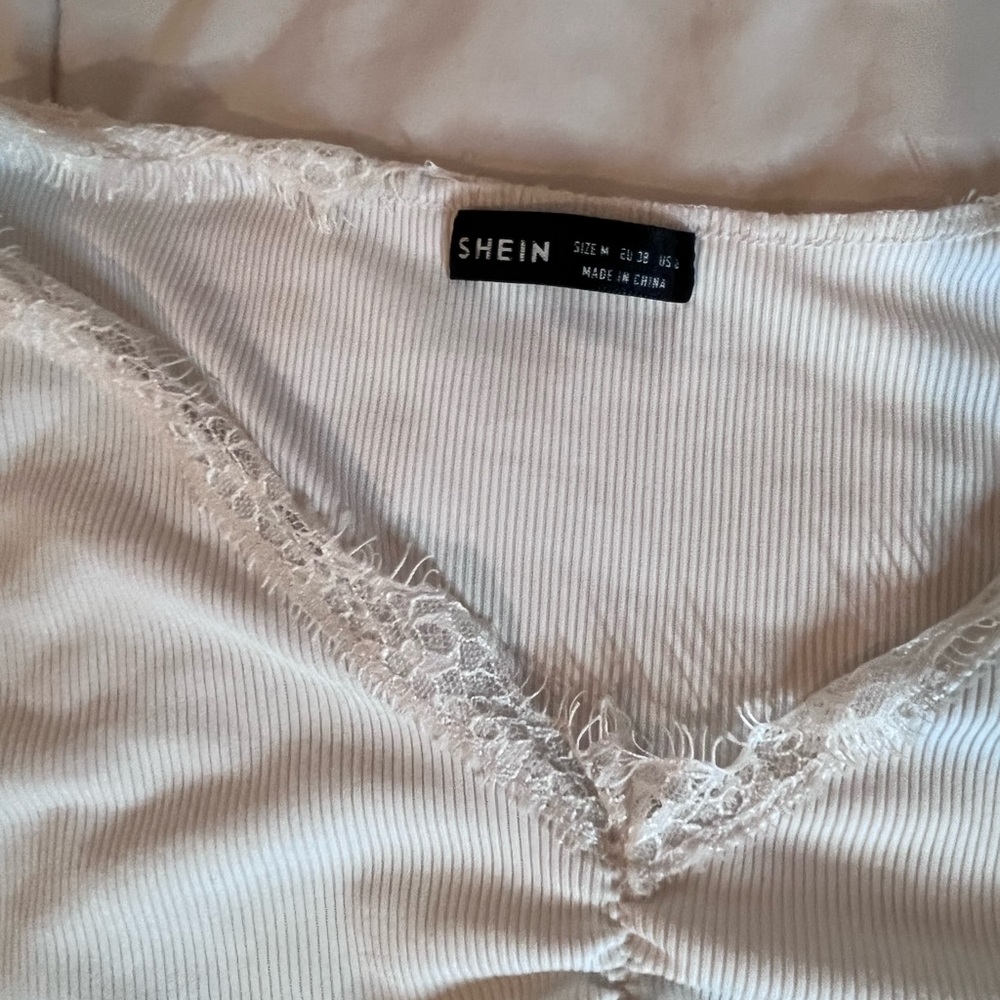 White top - Picture 3 of 3